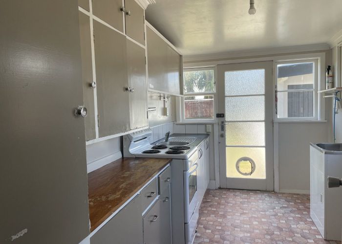  at 20B Bay Street, Petone, Lower Hutt, Wellington