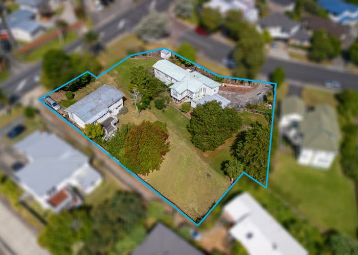 at 646-648 Beach Road, Browns Bay, North Shore City, Auckland