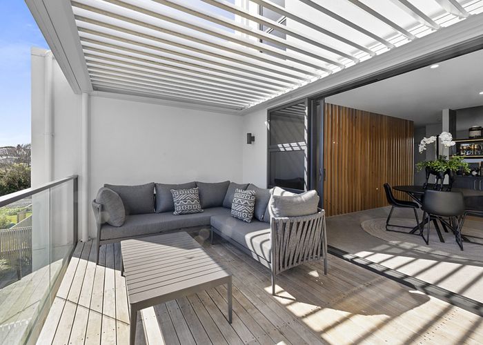  at 2/11A Baring Terrace, Strandon, New Plymouth
