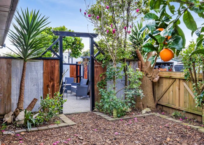  at 1 Lynton Street, Upper Vogeltown, New Plymouth