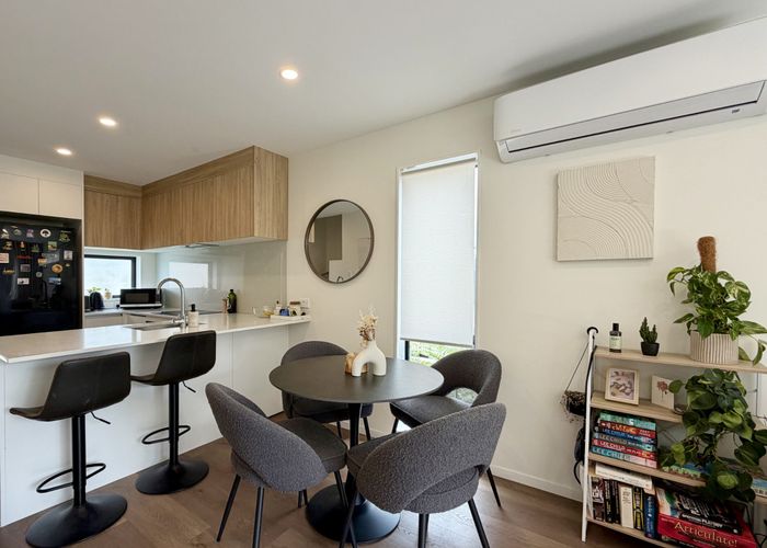  at 16 Hoopers Road, Glen Eden, Waitakere City, Auckland