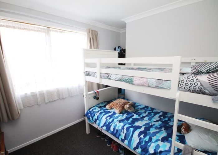  at 71 Chichester Drive, Rosehill, Papakura