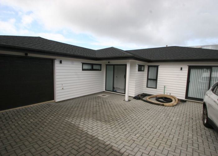 at 63 Fairclough Road, Beach Haven, North Shore City, Auckland