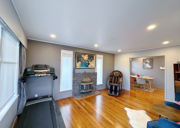  at 32 Felgrove Street, Glendene, Waitakere City, Auckland