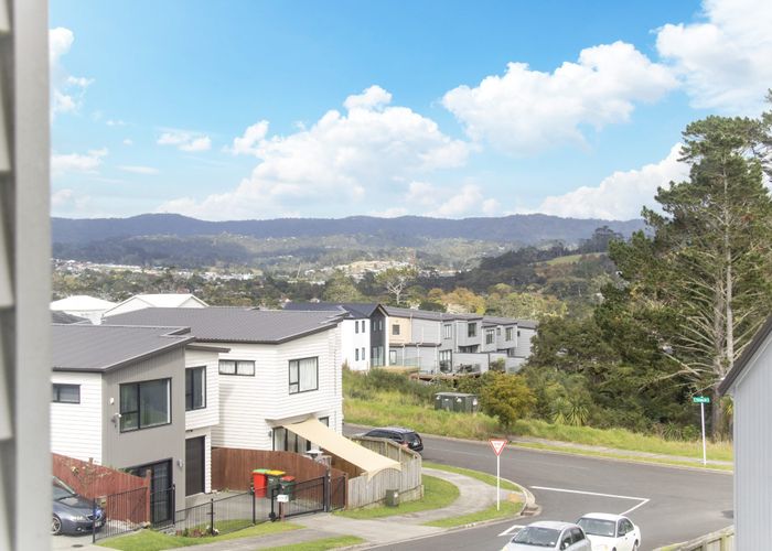  at 21 Mamuku Drive, Massey, Waitakere City, Auckland