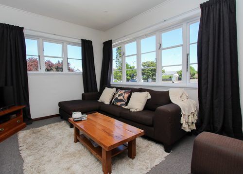  at 2 Bains Avenue, Hamilton East, Hamilton
