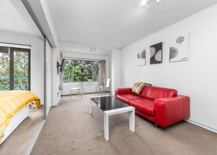  at 208/2 Maungawhau Road, Newmarket, Auckland City, Auckland