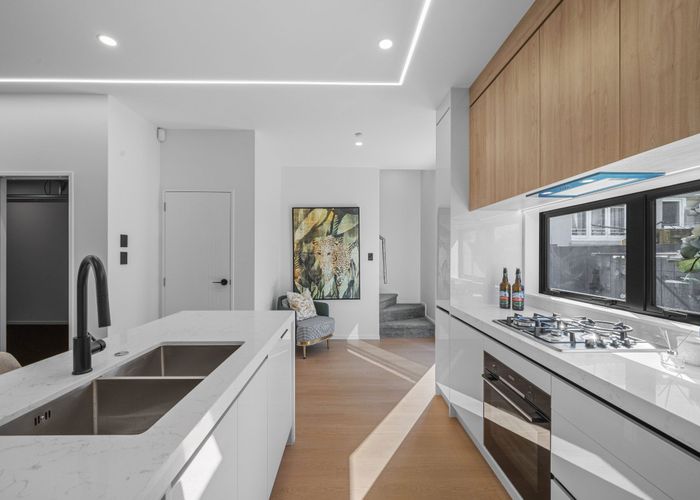  at 5/32 Bradbury Road, Botany Downs, Manukau City, Auckland