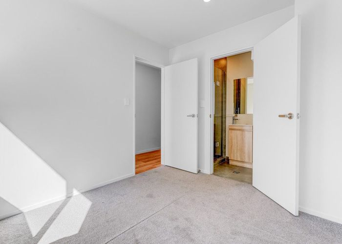  at 11/9 Schnapper Rock Road, Greenhithe, North Shore City, Auckland
