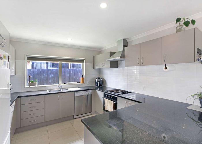  at 13 Hansen Place, Takanini, Auckland