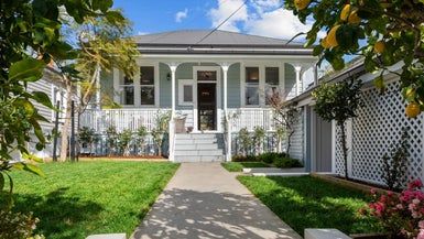  at 19 Rutland Road, Stanley Point, Auckland