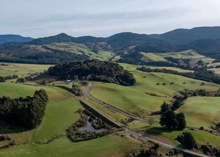 Free property data for 744 Catlins Valley Road, Tawanui homes.co.nz