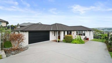  at 4 Carex Close, Pyes Pa, Tauranga