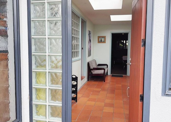  at 5 Currey Crescent, Milford, North Shore City, Auckland