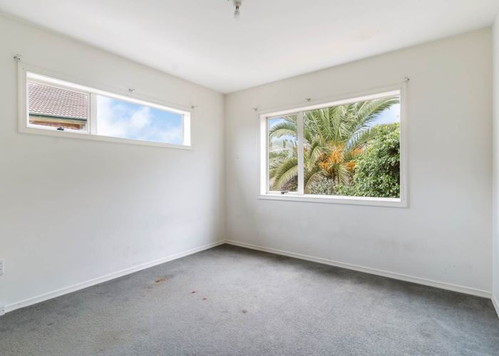  at 2/4 Lucienne Drive, Ranui, Auckland
