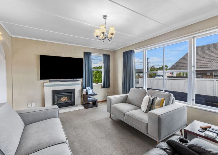  at 18 Panorama Road, Mount Wellington, Auckland