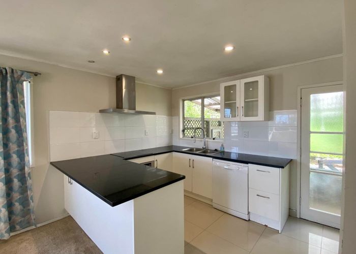  at 4 Kama Place, Sunnynook, North Shore City, Auckland