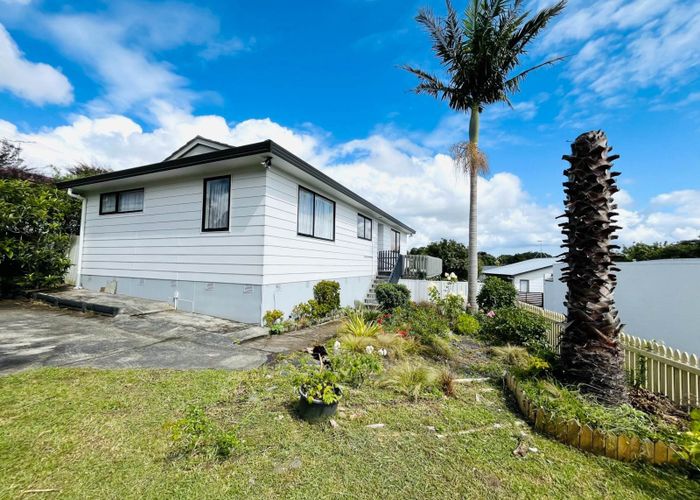  at 16 Hassan Drive, Massey, Waitakere City, Auckland