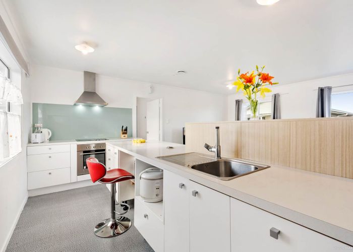  at 2/20 Volta Place, Clendon Park, Auckland