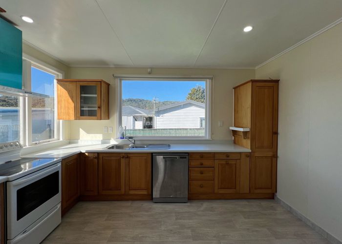  at 21 Rawhiti Street, Stokes Valley, Lower Hutt, Wellington