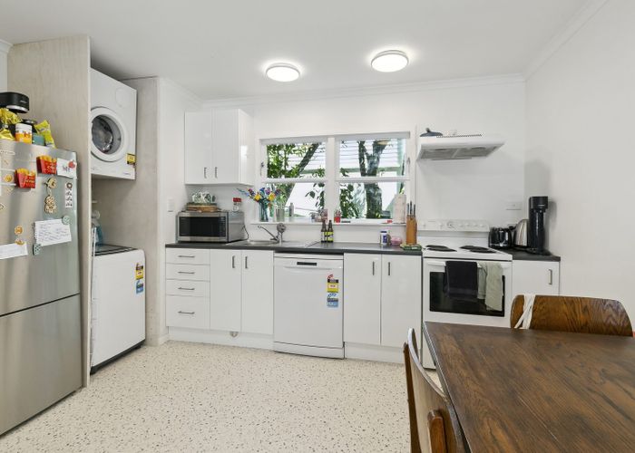  at 8 Cross Street, Karori, Wellington