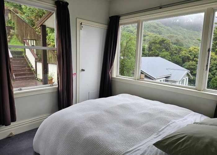  at 12 Hinau Road, Hataitai, Wellington