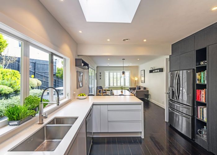  at 123 Cecil Road, Wadestown, Wellington