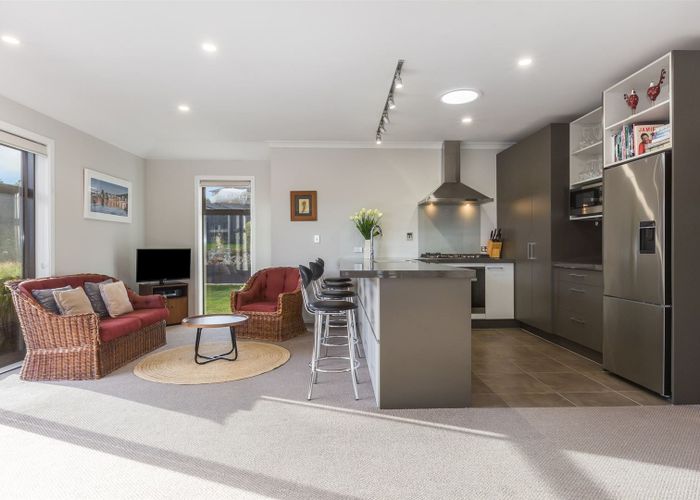  at 21 Nelson Avenue, Aotea, Porirua