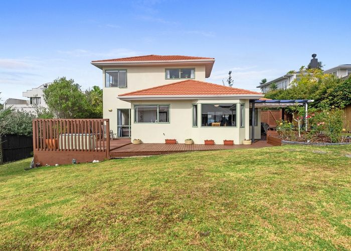  at 2/883 East Coast Road, Northcross, Auckland