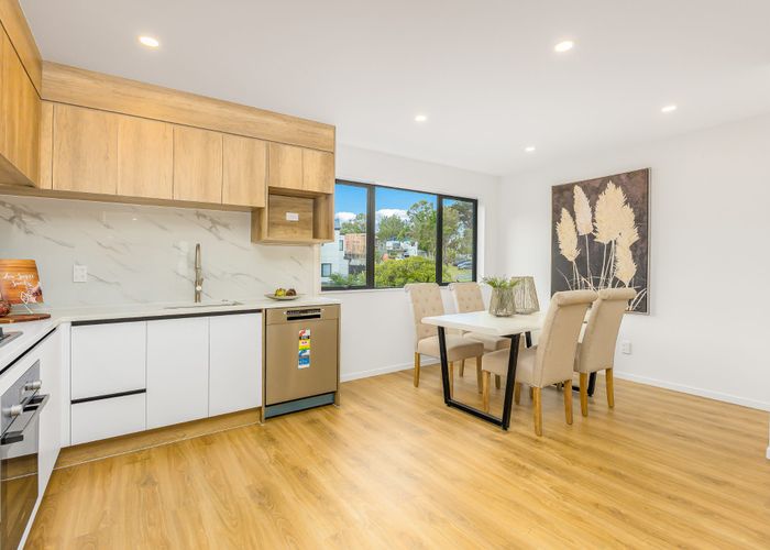  at 4/6 Woodhouse Place, West Harbour, Waitakere City, Auckland