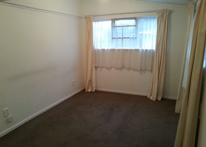  at 30B Cresta Avenue, Beach Haven, North Shore City, Auckland