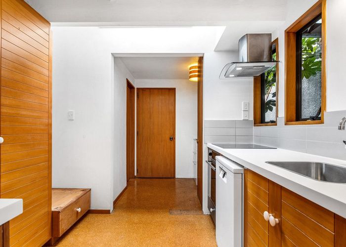  at 2/20 Bristol Street, Merivale, Christchurch City, Canterbury