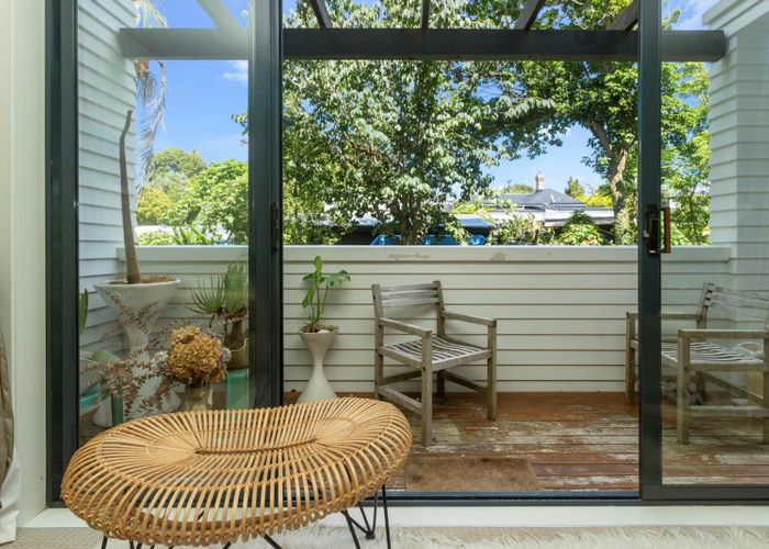  at 2/50 Livingstone Street, Grey Lynn, Auckland