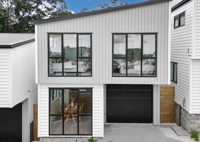  at 11D Trengove Place, West Harbour, Auckland