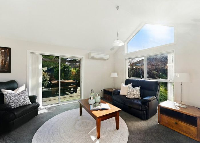  at 2/7 Glenys Place, Broomfield, Christchurch City, Canterbury