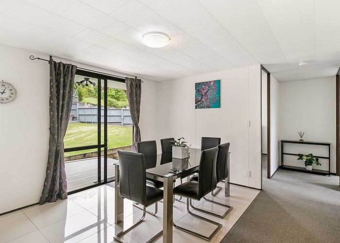  at 2/18 Cypress Place, Sunnynook, North Shore City, Auckland