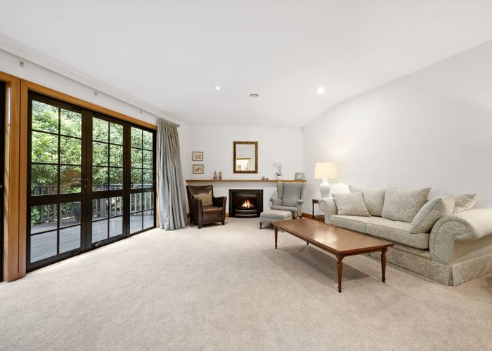  at 2/131 Woburn Road, Woburn, Lower Hutt