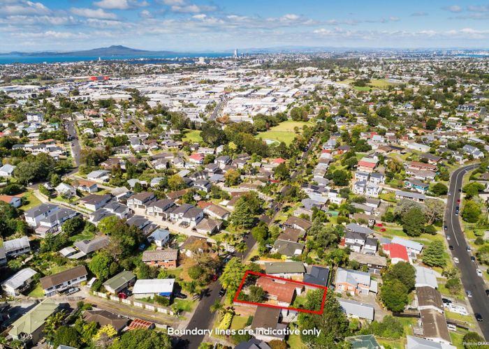  at 50 Normanton Street, Glenfield, North Shore City, Auckland