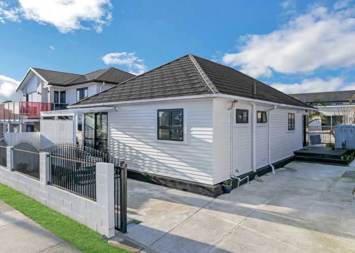  at 1B Walter Street, Mangere East, Auckland