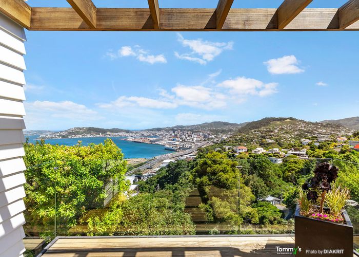  at 122 Nicholson Road, Khandallah, Wellington