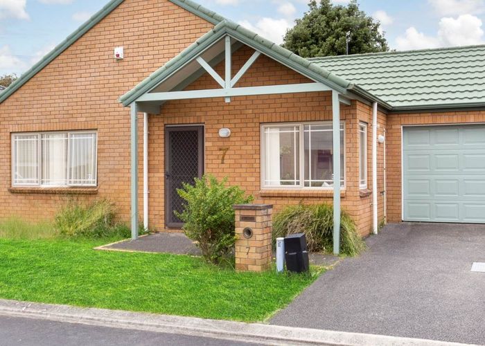  at 7 Drummond Drive, Ranui, Auckland