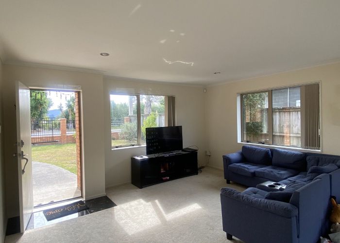  at 106A Simpson Rd, Henderson Valley, Waitakere City, Auckland