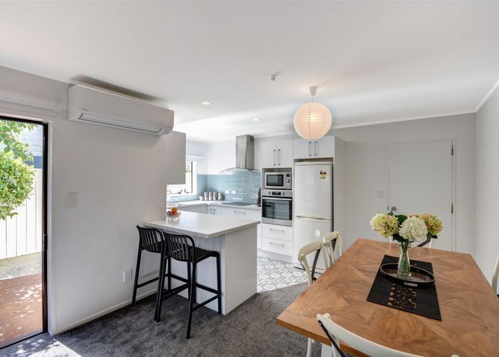  at 72C Queens Drive, Saint Kilda, Dunedin