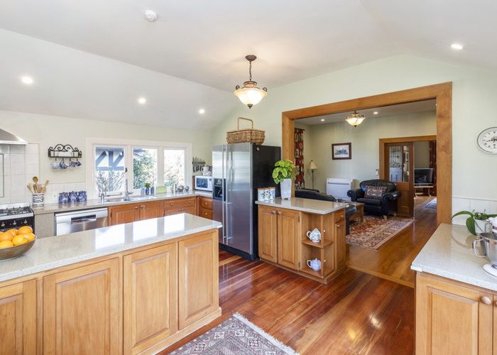  at 39 Holly Road, Merivale, Christchurch City, Canterbury
