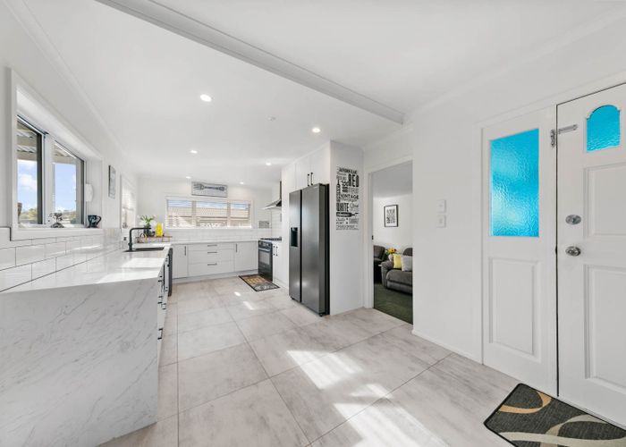  at 84 Shaw Road, Oratia, Waitakere City, Auckland