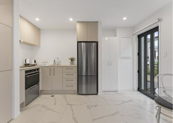  at 2/324 Oxford Terrace, Avalon, Lower Hutt, Wellington