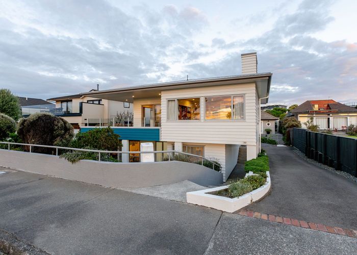  at 100 Marine Parade, Paraparaumu Beach, Kapiti Coast, Wellington