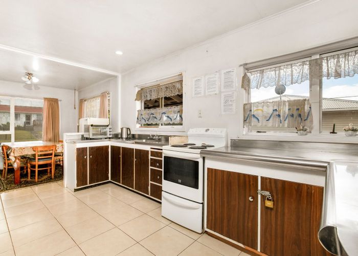  at 8 Tindall Crescent, Otara, Manukau City, Auckland