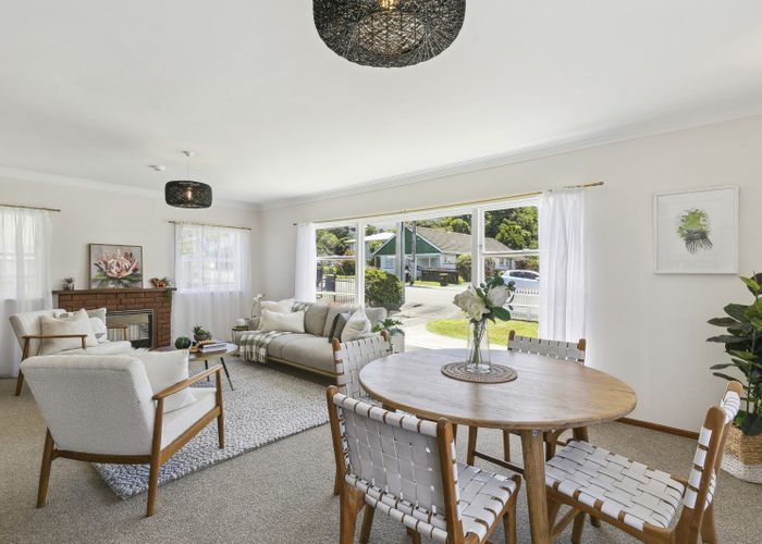  at 9 Redwood Avenue, Tawa, Wellington