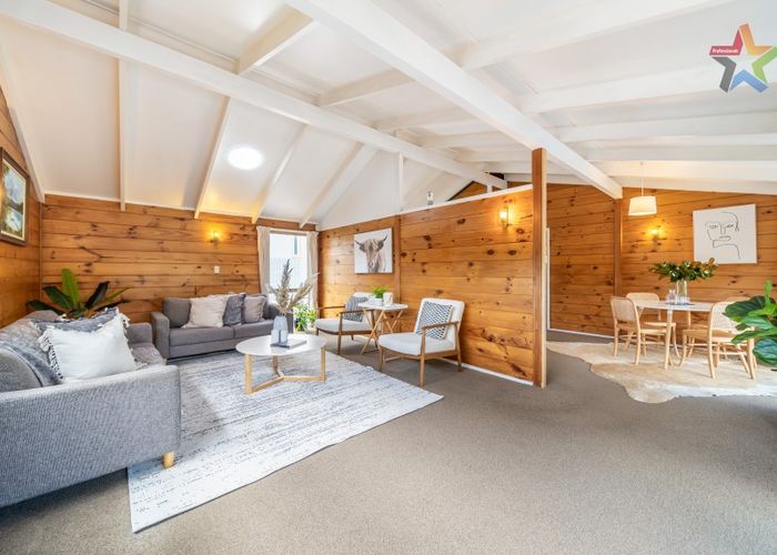  at 8 Chestnut Grove, Maungaraki, Lower Hutt